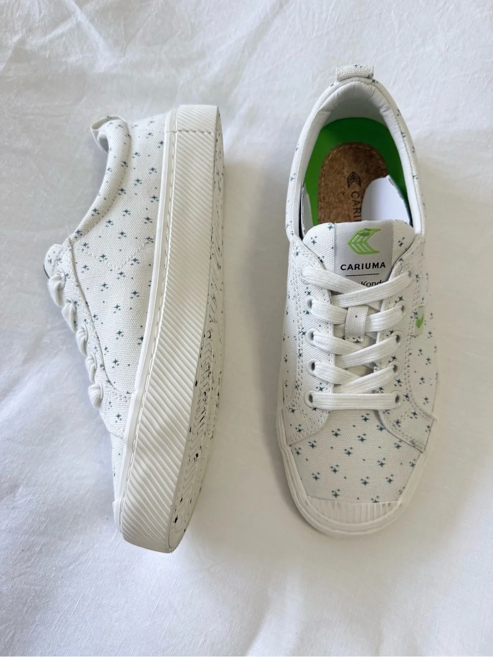Cariuma | Women’s 8 | Marie Kondo OCA Low Off White Blue Star Sneakers | EUC